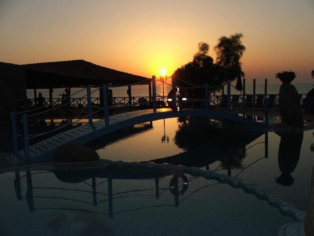 Baia Tropea Resort Паргелия Екстериор снимка