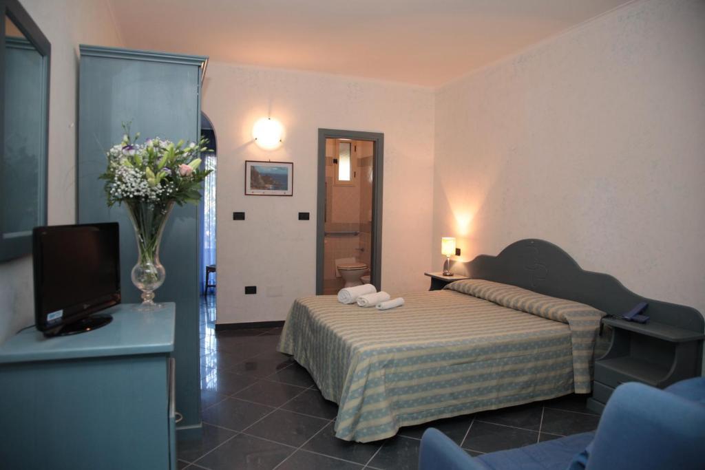 Baia Tropea Resort Паргелия Екстериор снимка