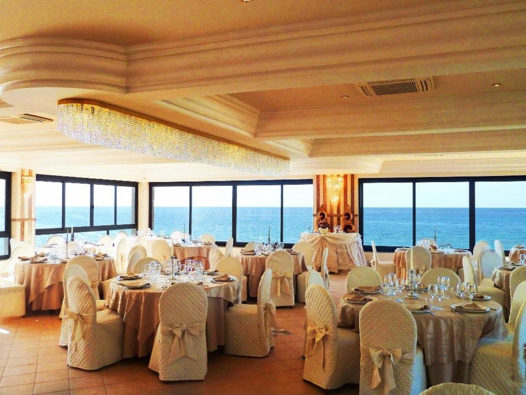 Baia Tropea Resort Паргелия Екстериор снимка